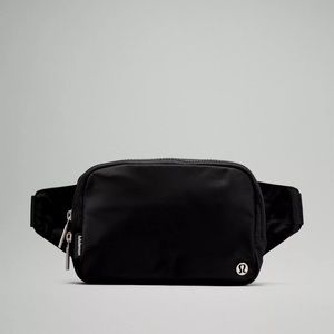 Lulu Lemon Everywhere Belt Bag